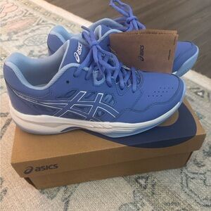 Women’s Asics tennis shoes 6.5

Brand new, never worn